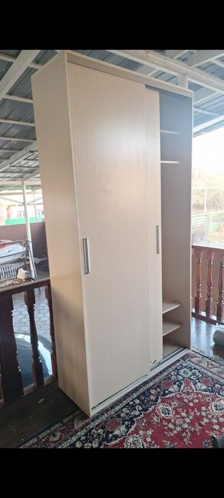 Продам шкаф в прихожую.