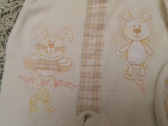 Set salopeta / overall plusata cu basca si babetica mas. 50 (0-1 luni)