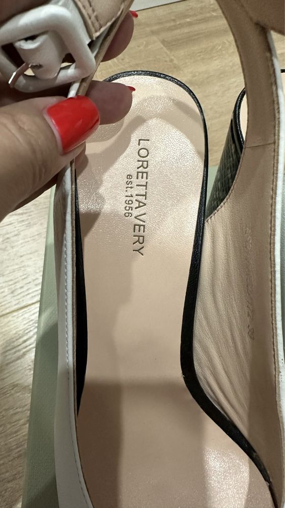 Белые кожаные туфли Loretta Very