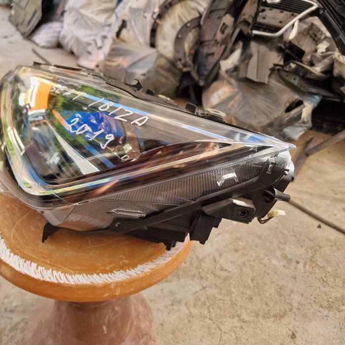 Seat Ibiza 2019 ляв фар