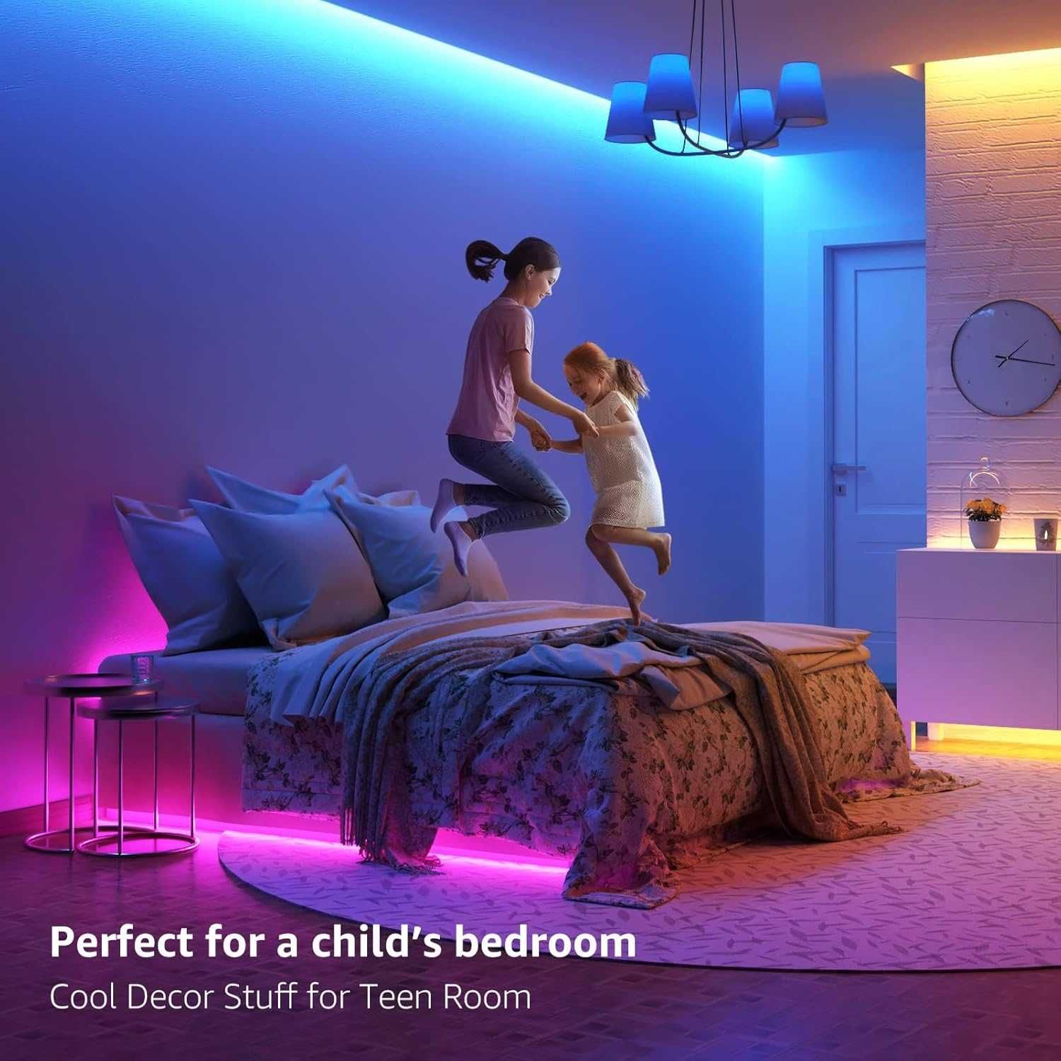 Banda LED RGB 5 metri cu telecomanda si alimentare la priza 300 lumini