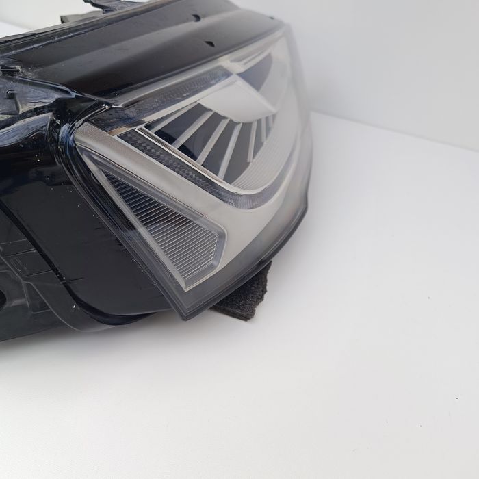 Десен фар Ауди А8 Audi A8 4H фейс Matrix 4H0.941.036