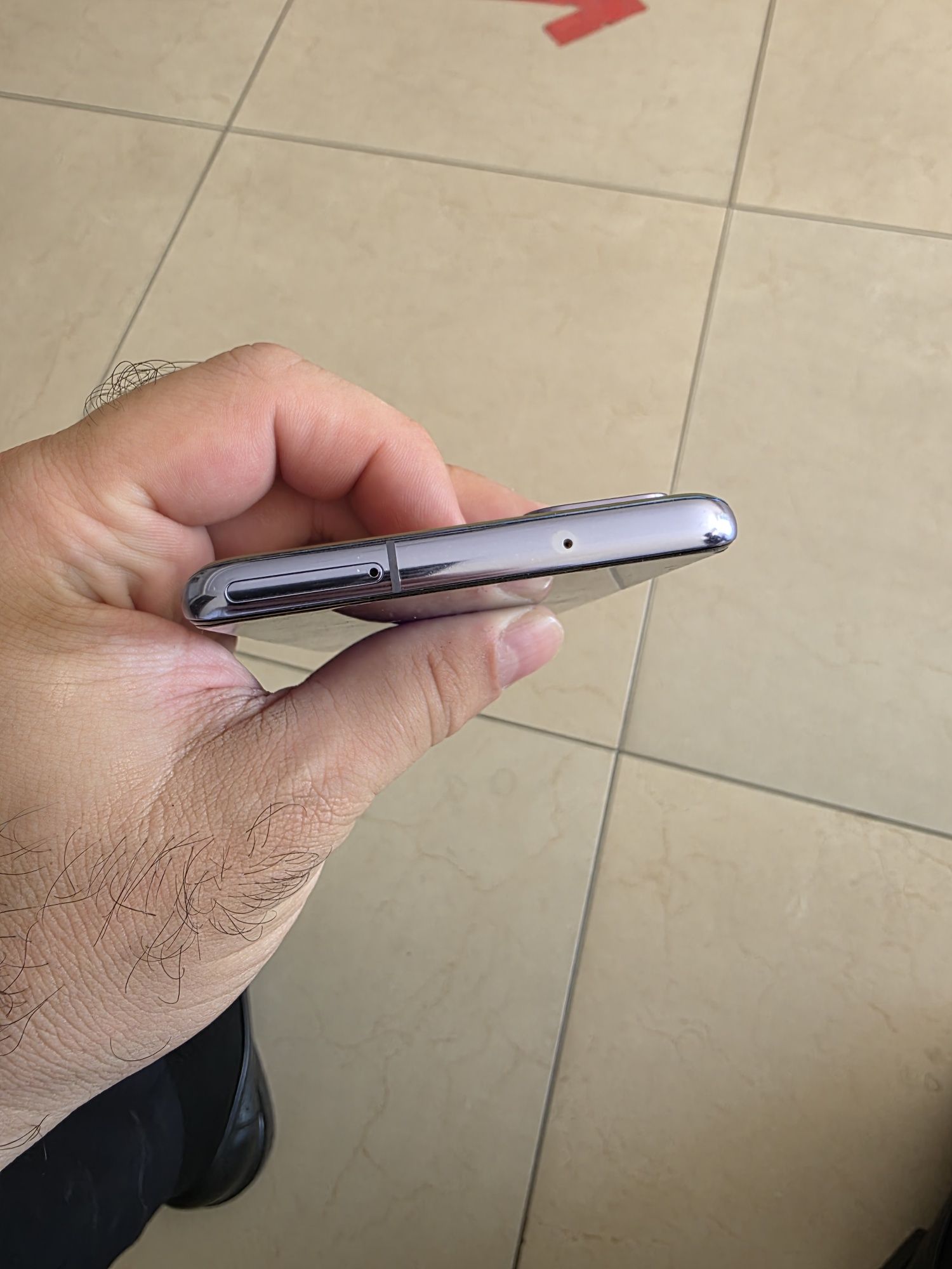 Samsung S20 Plus 12/256 gb sotiladi