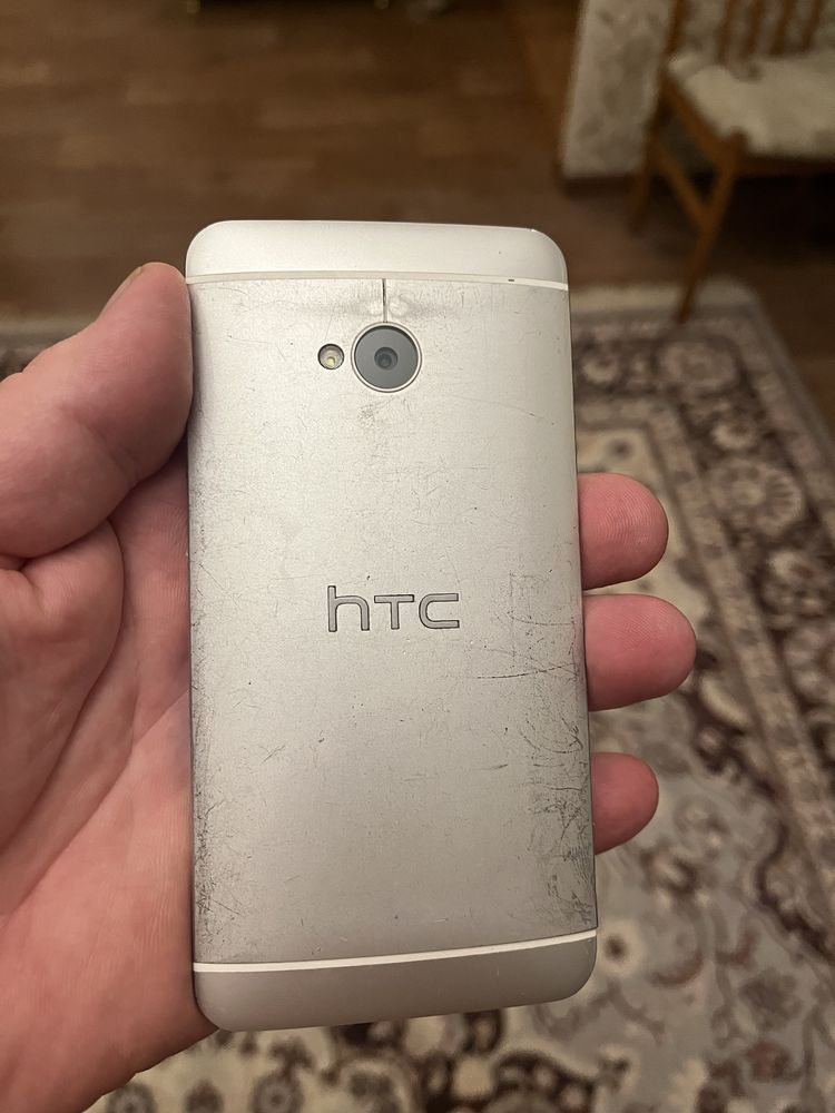 Смартфон HTC One Dual Sim Silver