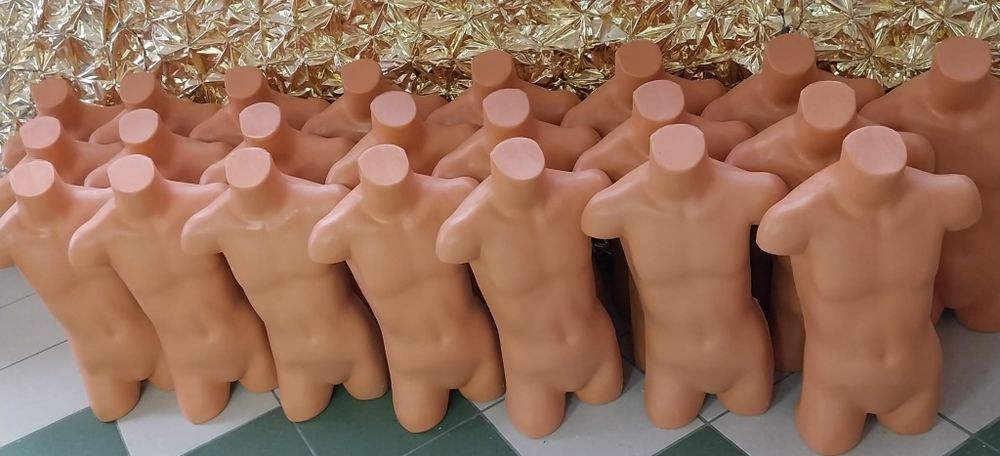 Vând busturi copiii