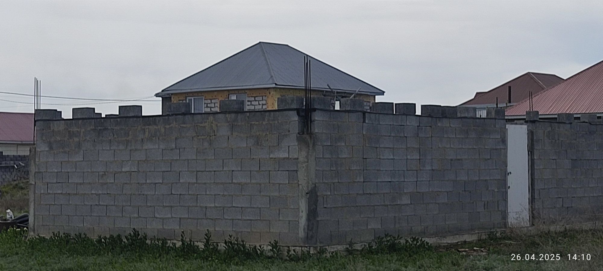 Продам дом недостроенный в стиле хайтека