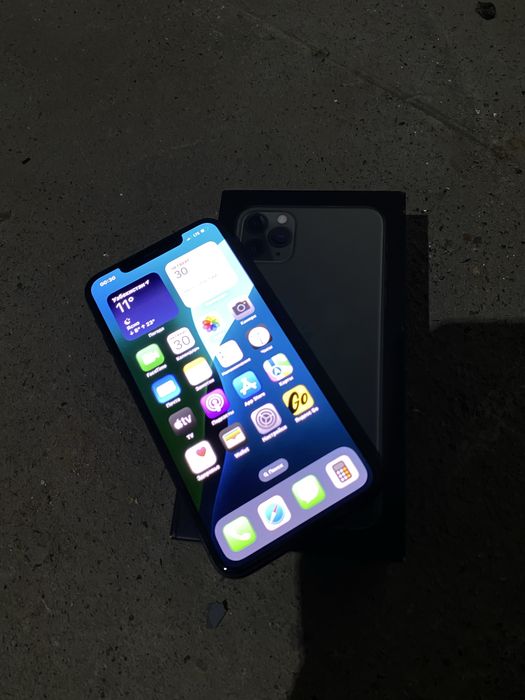 Iphone 11 pro max holat idiyal