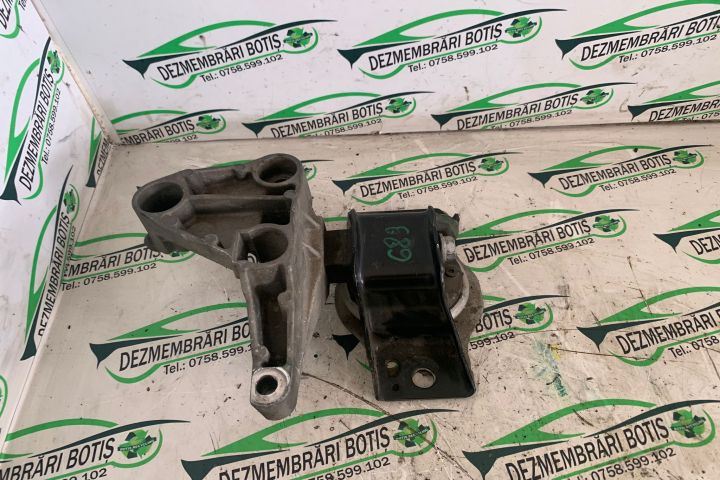 Suport motor dreapta 8200 592 642 Dacia Logan prima generatie