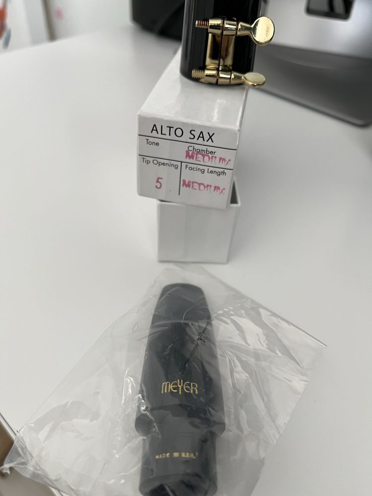 Mustiuc Meyer saxofon alto numarul 5