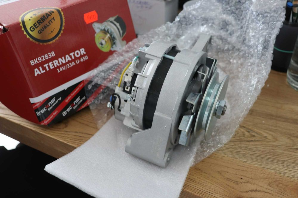 Alternator cu releu incorporat 14V/33A Tractor U650