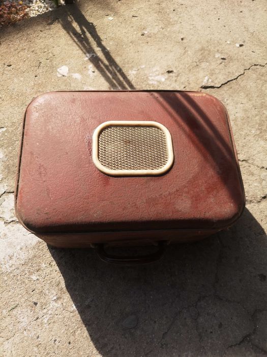 Стар прашен грамофон