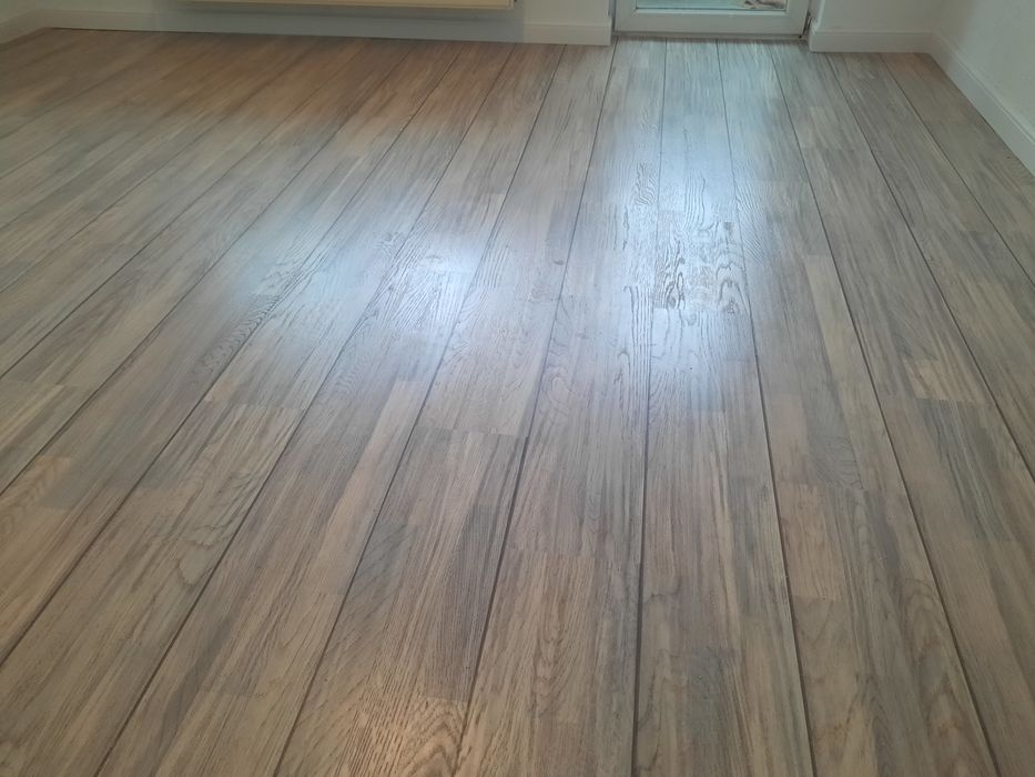 Raschetare parchet Montaj recondiționare șlefuire rașchetare parchet