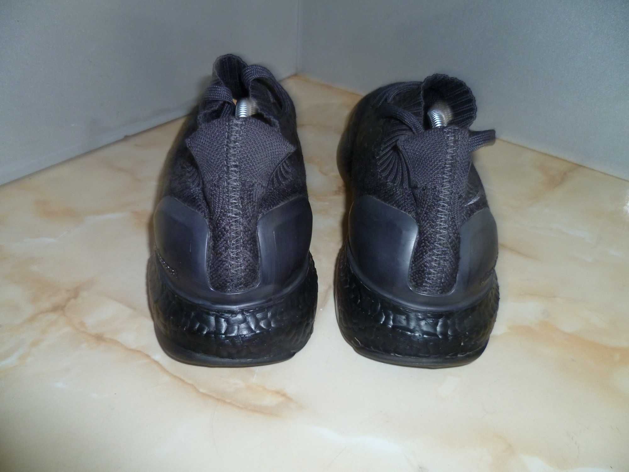 ADIDAS boost маратонки №45
