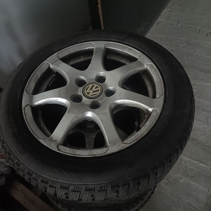 Jante de aliaj Passat B6 echipate cu cauciucuri de iarnă 205 55 R16