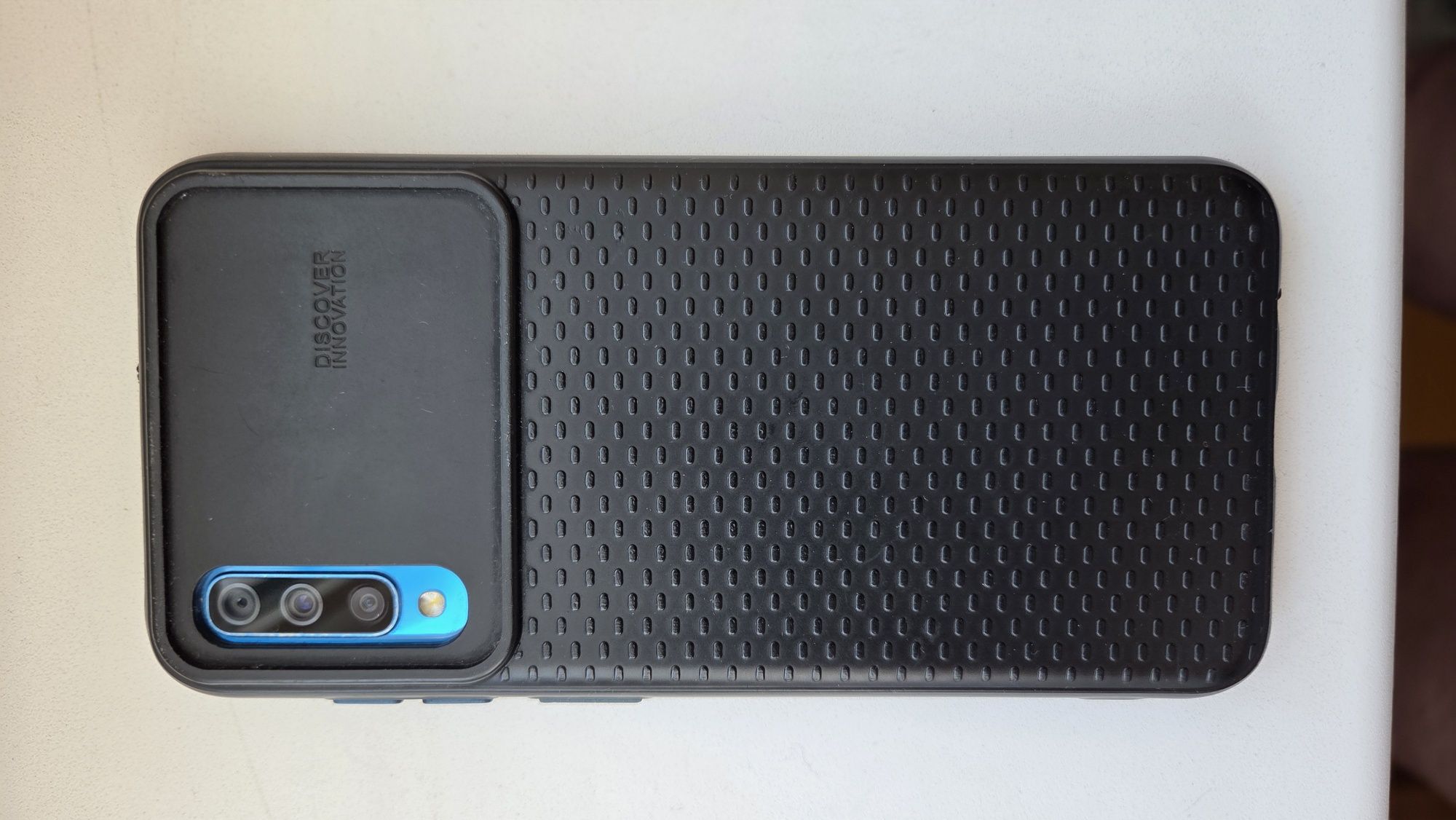 Продаётся смартфон SAMSUNG GALAXY A50 4/64