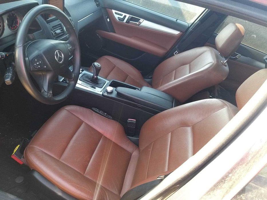 Dezmembrez Mercedes C-Classe W204 T-Modell 320CDI 4-Matic