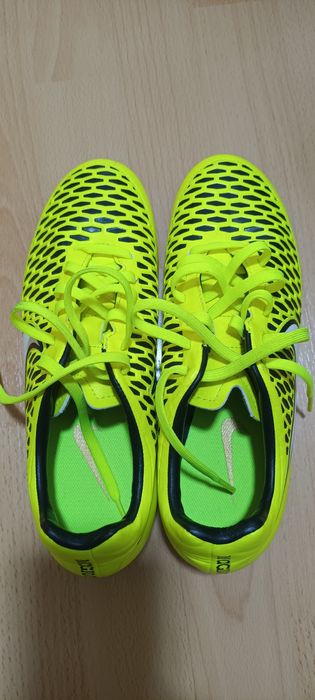 Детски футболни обувки