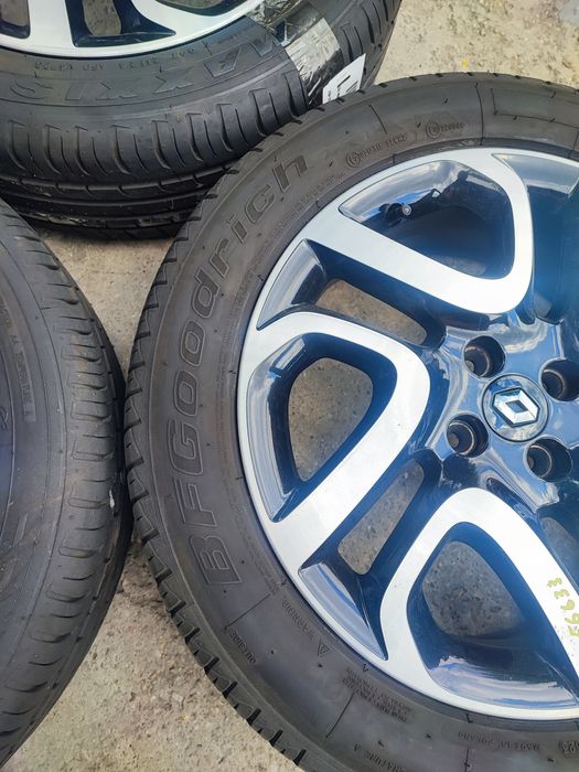 Vînd set roți aliaj pe 17' renault captur