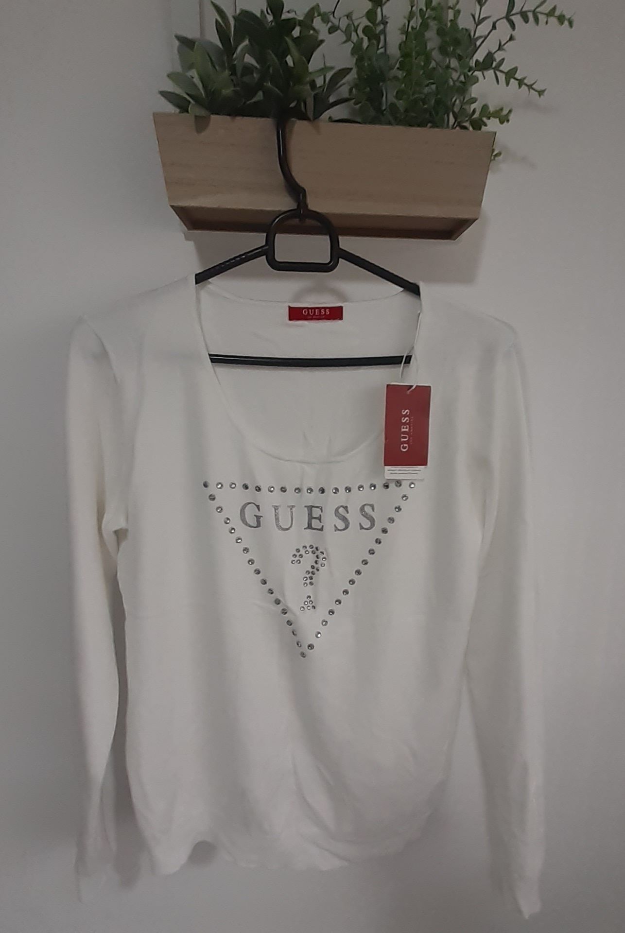 Pulover original Guess damă marimea S/M  Nou. Cu eticheta.