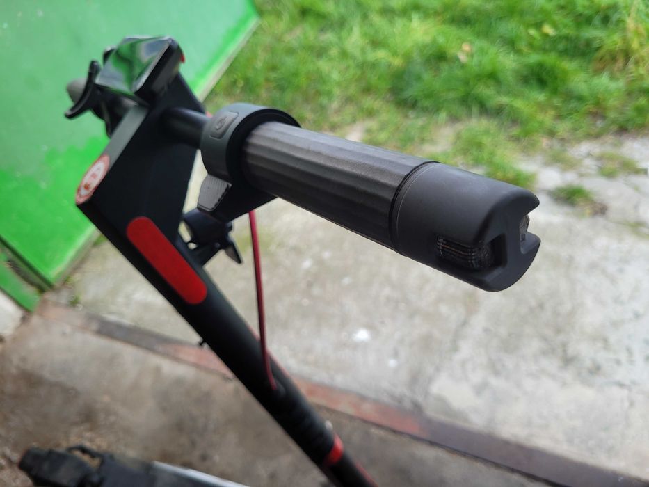 Trotineta Navee S40 Garantie 28.02.2027 +al doilea incarcator