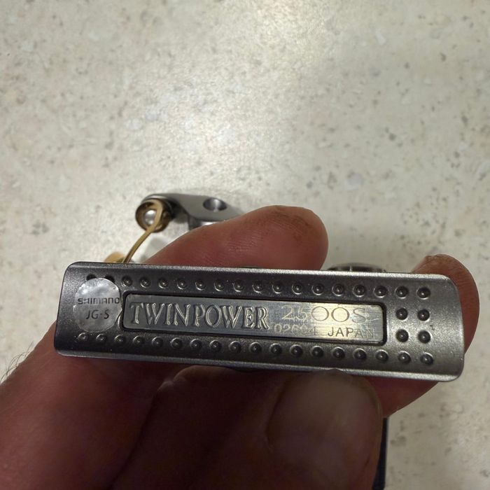 Mulineta Shimano Twin Power 2500S