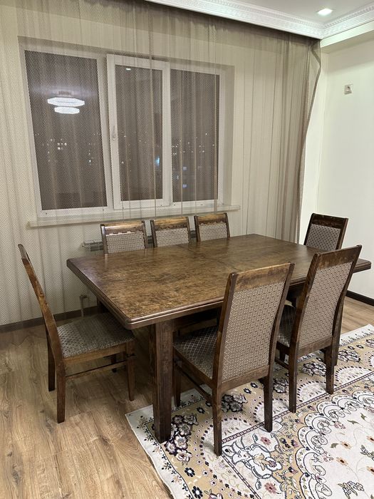 Раскладной деревянный стол с 9 стульями