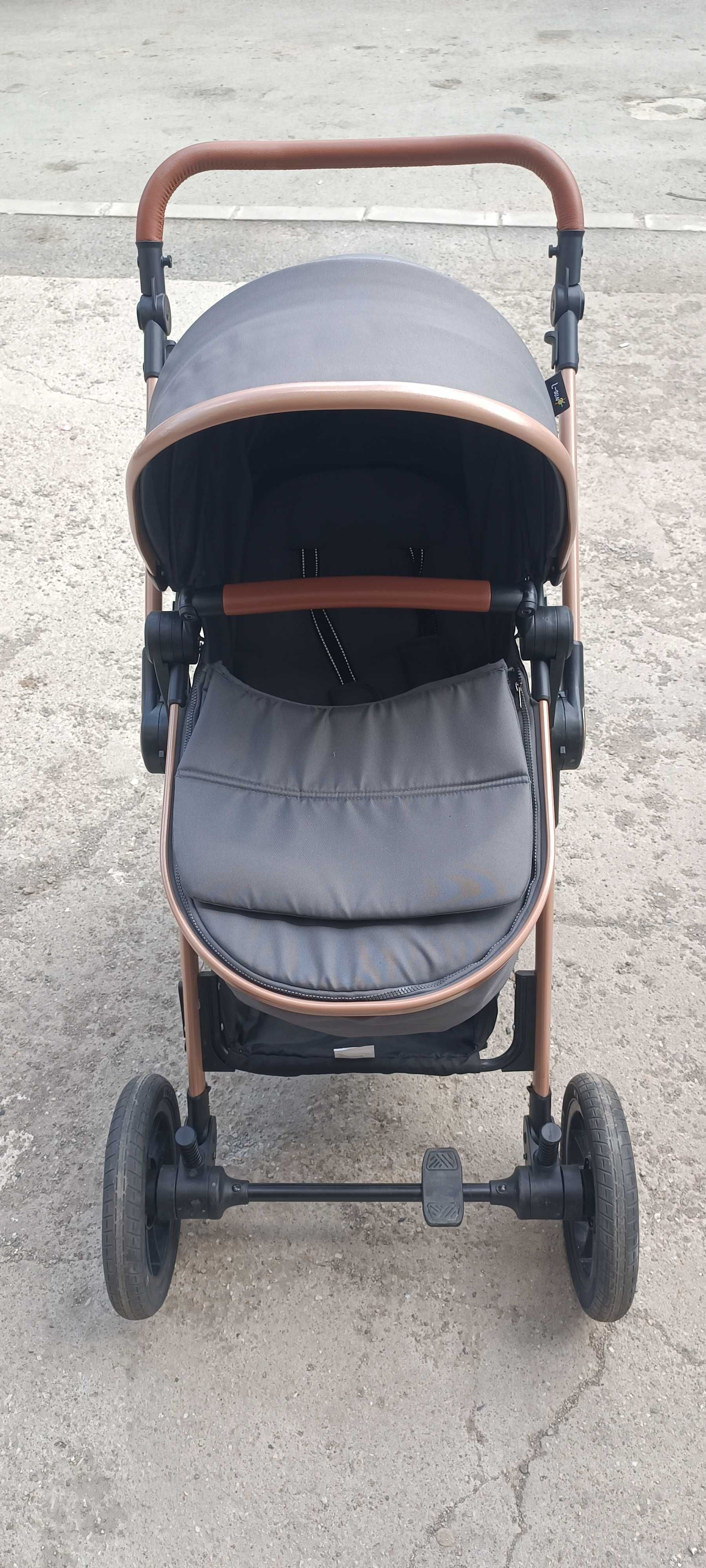 De vanzare carucior 3 in 1 cadru, landou si scoica auto