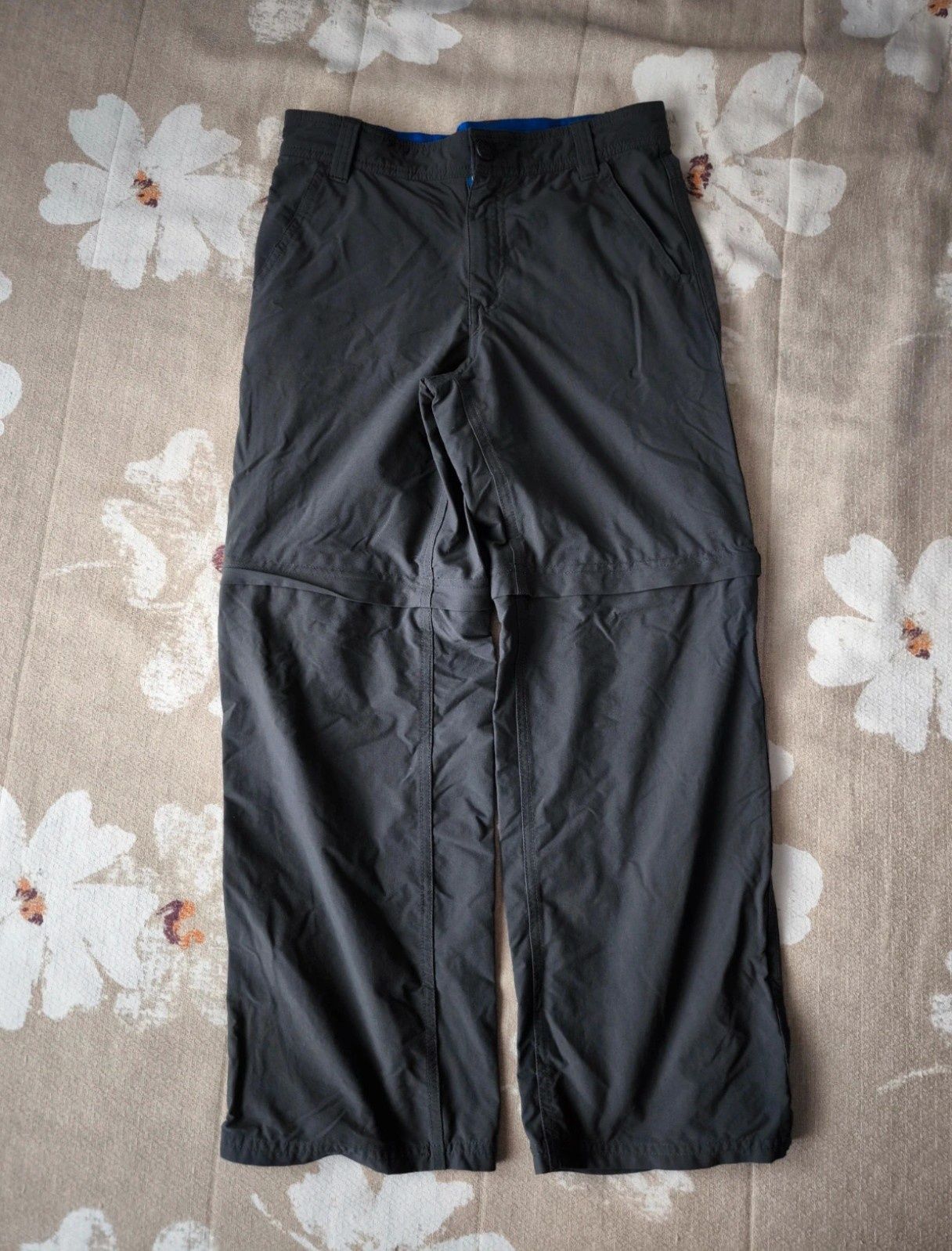 Pantaloni drumeție The North Face 2 in 1 M(10-12 ani)