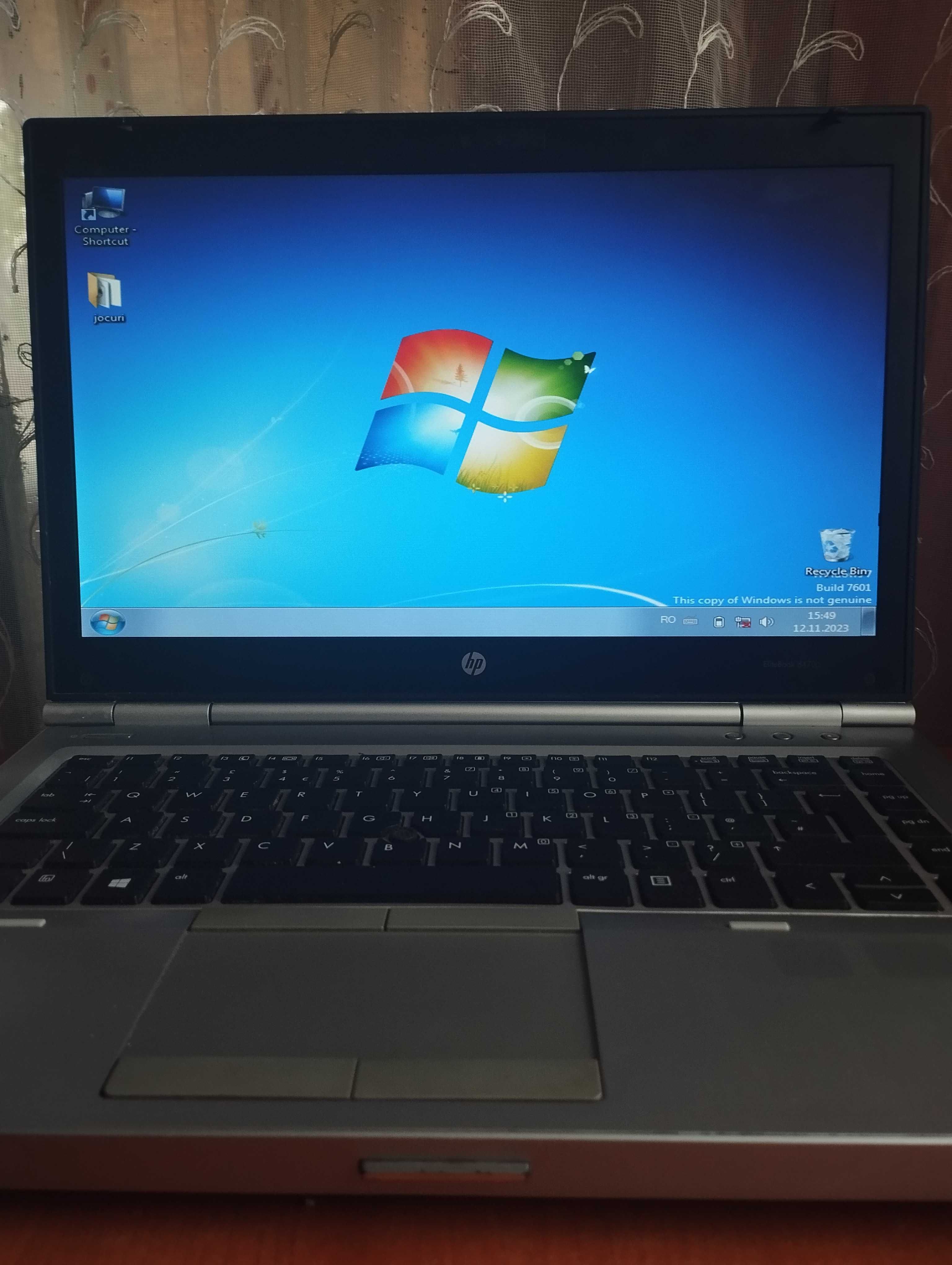 Vând laptop HP  in stare foarte buna fac schimb cu un z flip 3