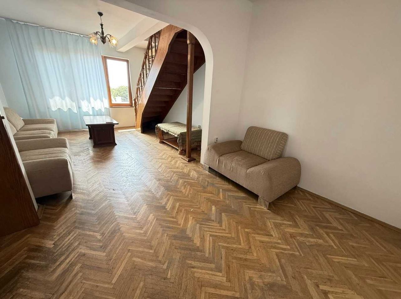 Дава се под наем Мезонет в Варна, Център - 140 кв.м за 750 € - Снимка #2