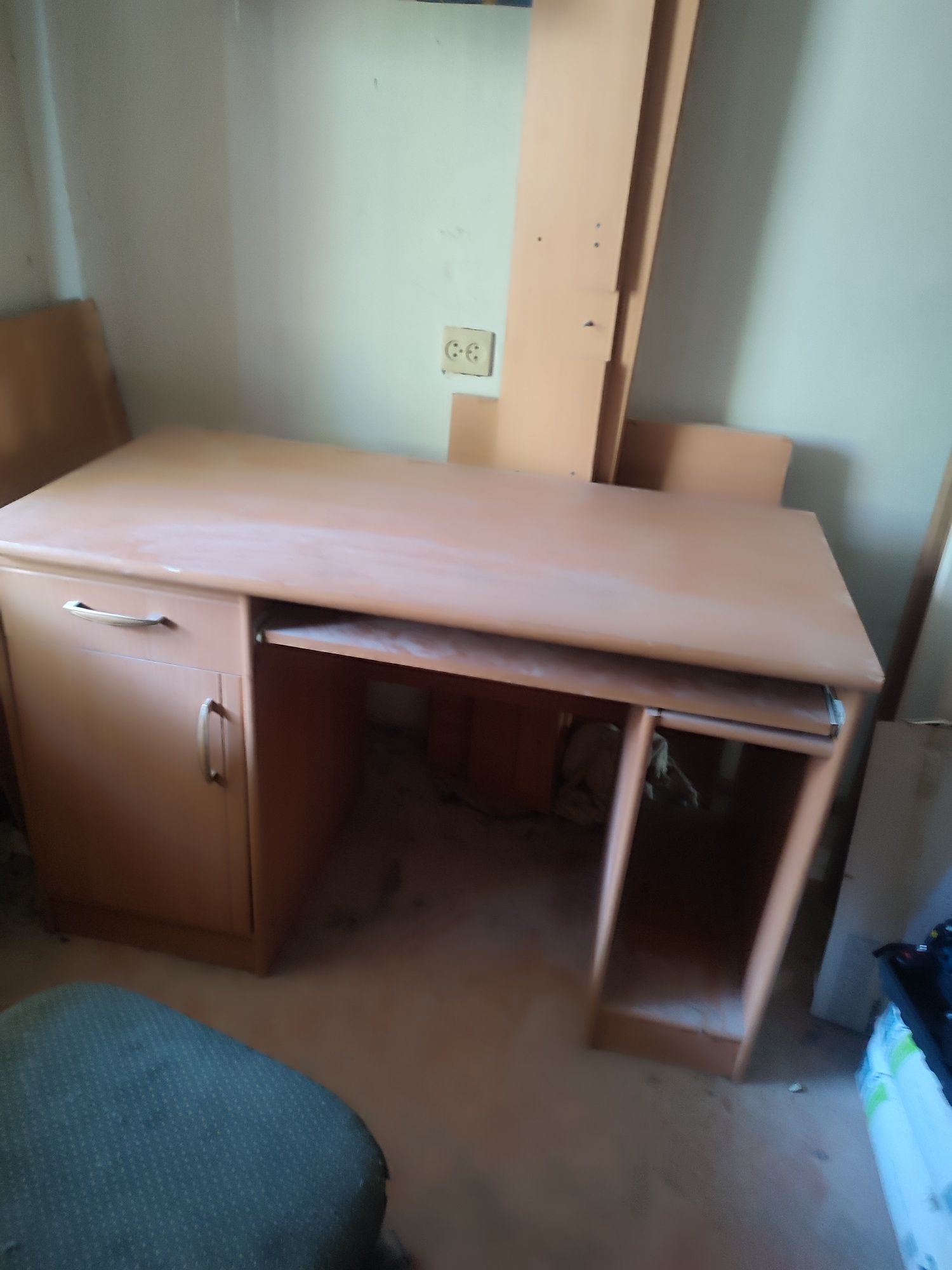 Продам шкаф, компьютерный стол