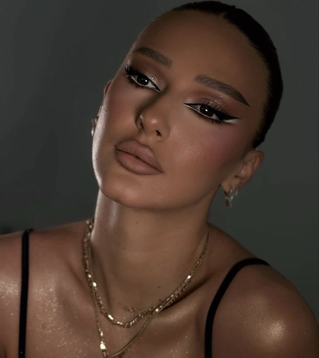 Makeup si Hair  Sector5 Antiaeriana