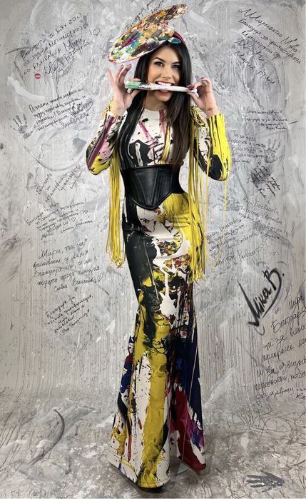 Модни облекла - вечерни рокли , палта, якета , рокли