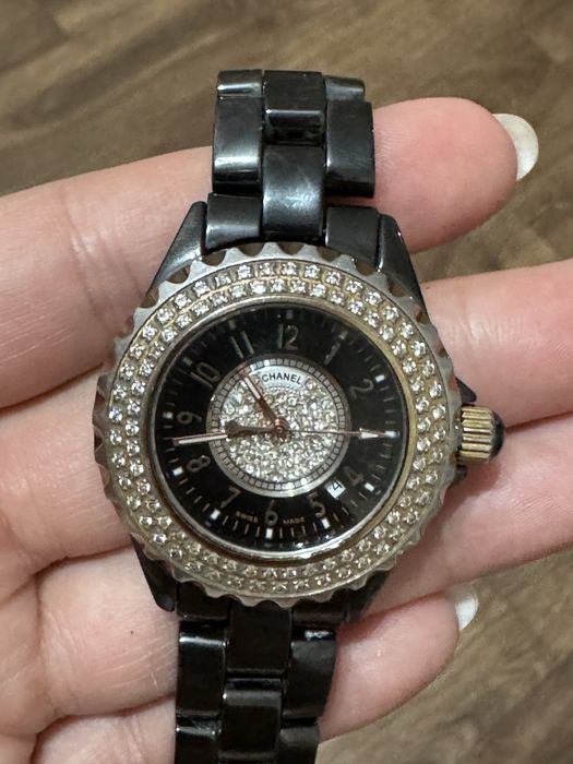 Часы Chanel с керамисеским ремешком