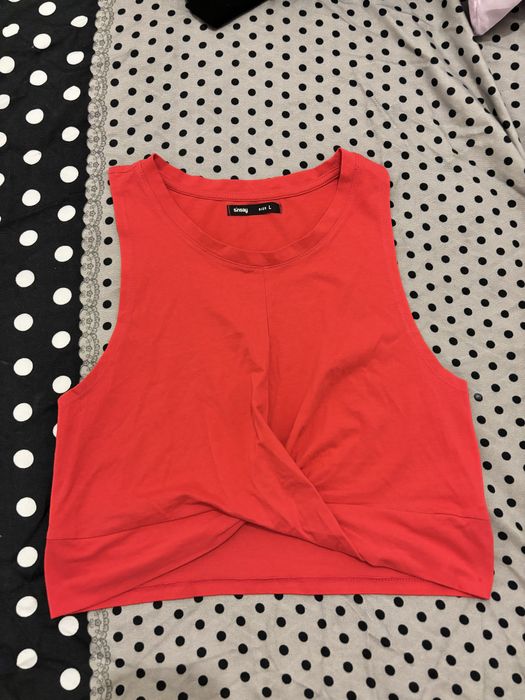 Чисто нови и малко носени дрехи, отлично състояние