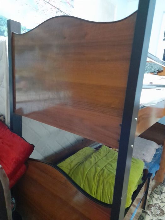 Продам манеж б.у