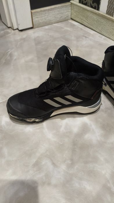 Обувки Terrex в идеално състояние договорна цена 34 номер