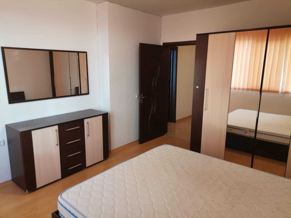 Четиристаен апартамент с гараж в град Аксаково.