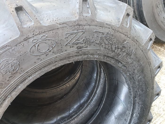 cauciucuri noi 9.5-20 de tractiune de 4x4 romanesc sau fendt ZYWC