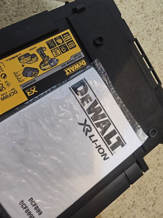 Pistol Impact Dewalt DCF899