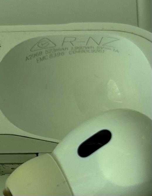 Aipords Pro 2 - case + casca dreapta +cutie A2968