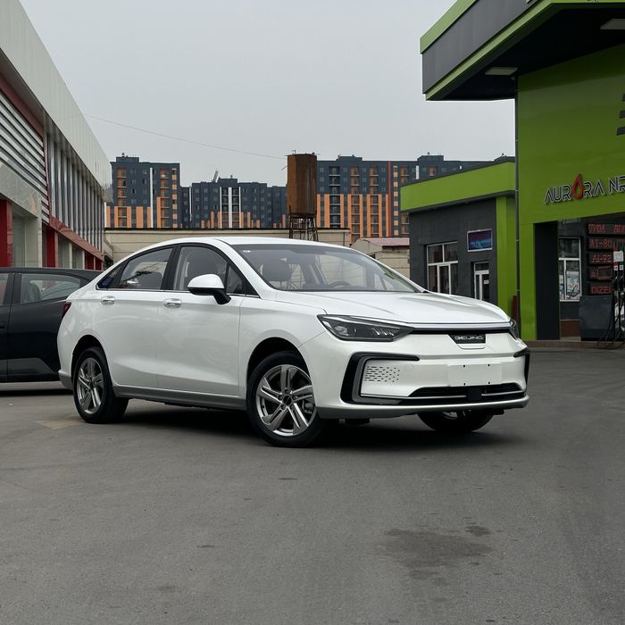 Cobalt Gentra orniga elektromobil