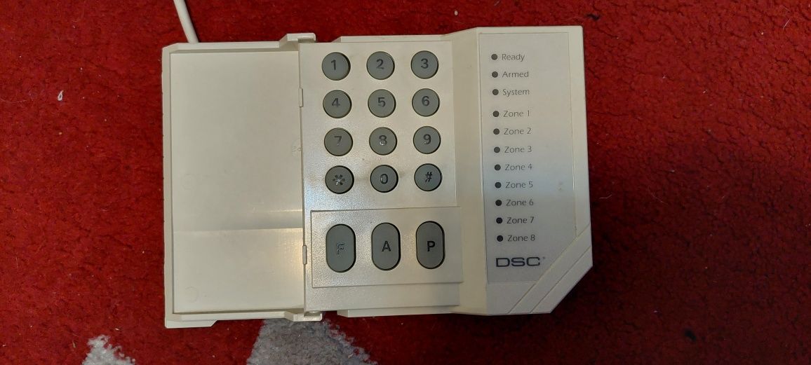 Sistem alarma antiefractie DSC Power PC 585 H , made în Canada