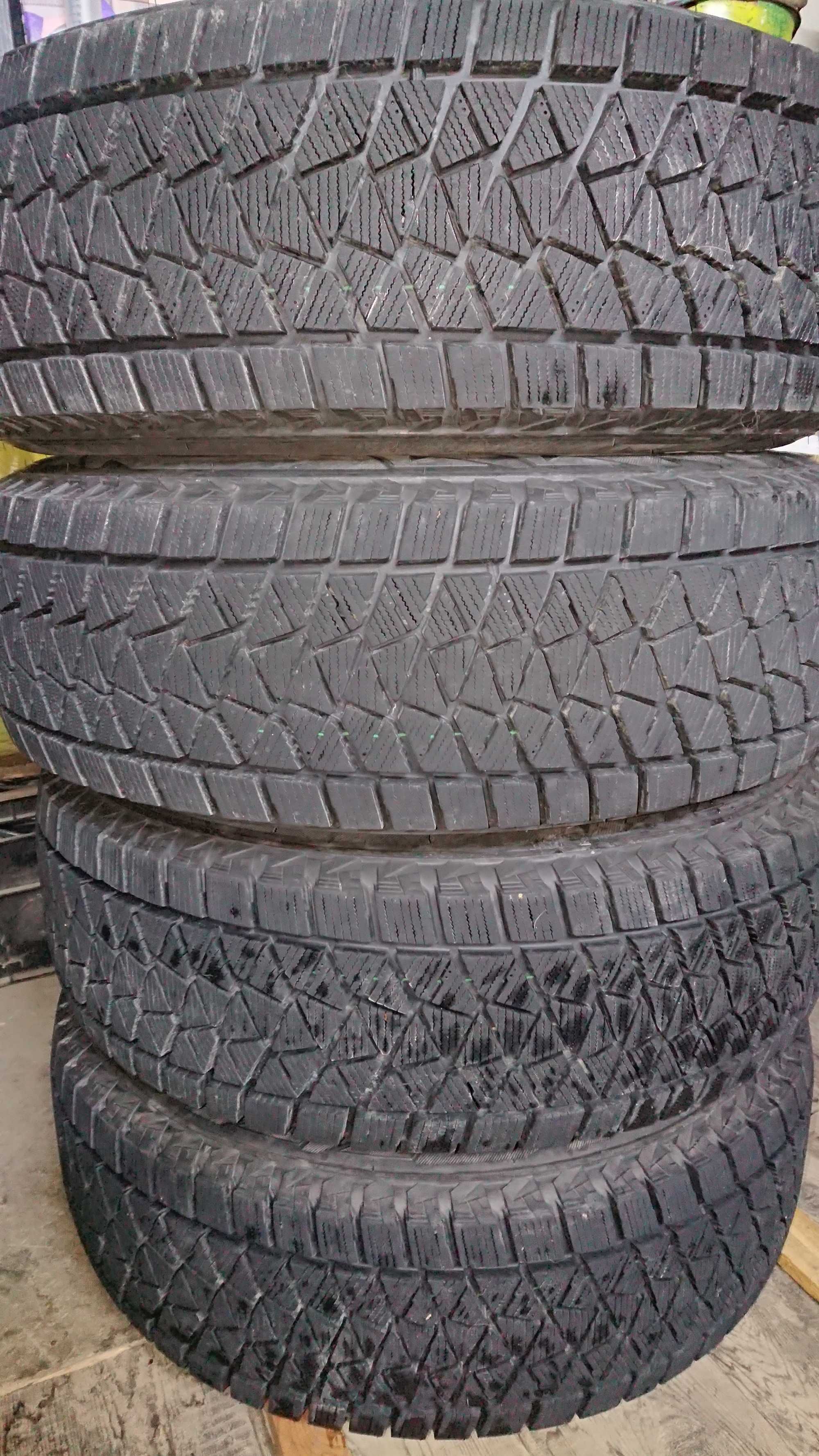 Зимние шины 225/70R16