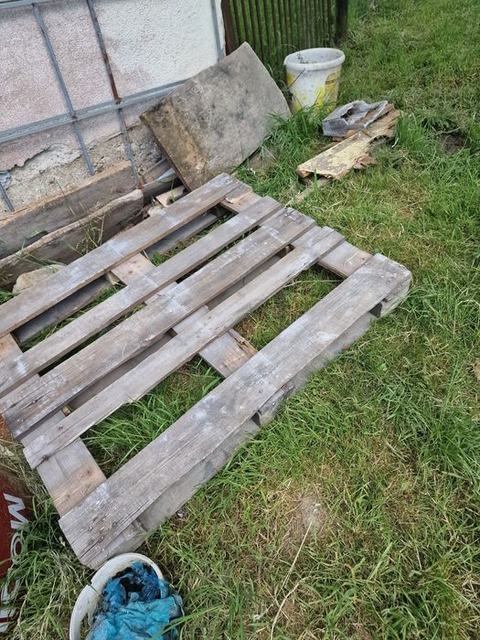 Vand palet pentru marfa