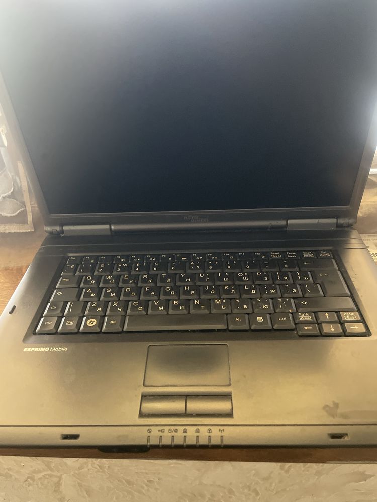 Продам ноутбук рабочий fujitsu computers siemens