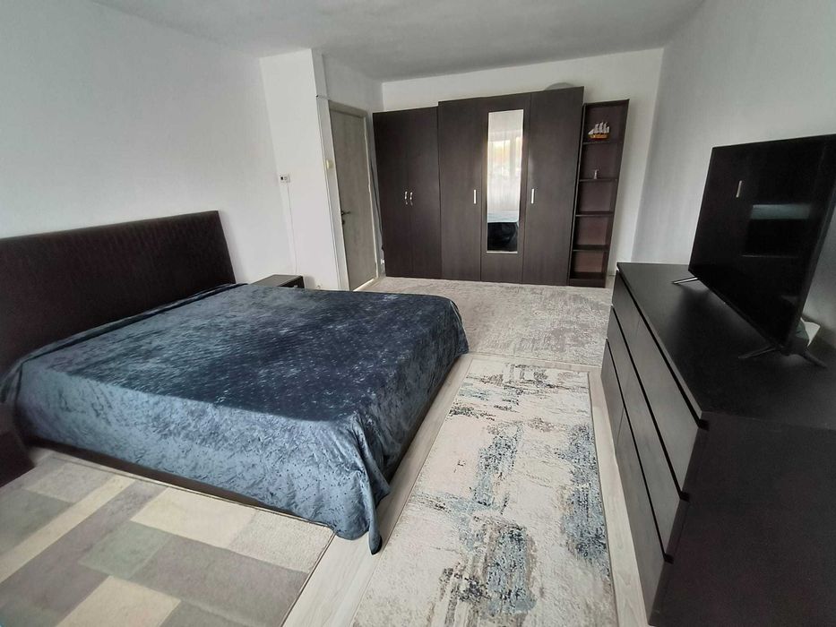 Vând Garsonieră, 13 Septembrie