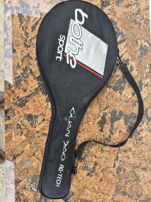 Vând paleta de tenis bothe cu husa protectie originala