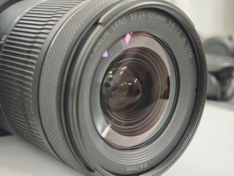 Canon R7 + RF 24-105mm + 4 батерии + 2 карти памет – комплект