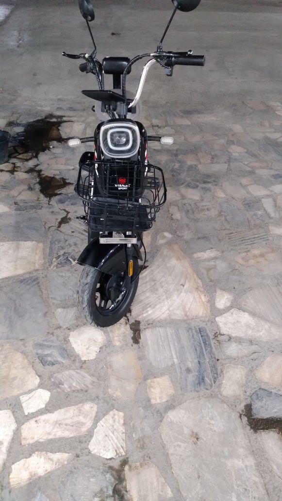 Elektr skuter sotiladi.